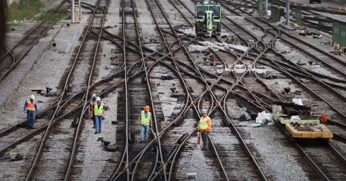 70+ Lawmakers Tell Biden 'You Can and You Must' Provide Rail Workers Paid Sick Leave