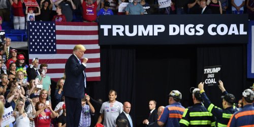 'Completely Delusional': Trump Calls for Reinvigorating Domestic Use of US Coal