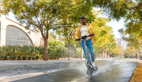 ¿Moverte por la ciudad sin atascos? Este patinete eléctrico potente y económico te lo pone fácil