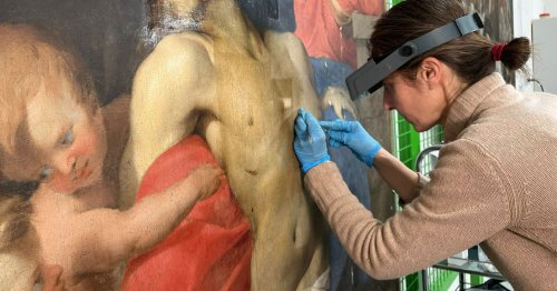 Notre-Dame de Paris : dans les coulisses du grand chantier de restauration des tableaux rescapés
