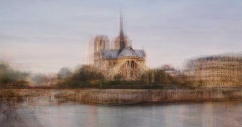 Exposition Photo : les troublantes images du tourisme de masse au musée de Pont-Aven