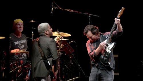 Eddie Vedder forms new band for last-minute replacement set at Ohana Fest