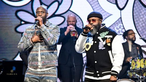 De La Soul perform "Stakes Is High" with The Roots in honor of Trugoy the Dove on Fallon: Watch