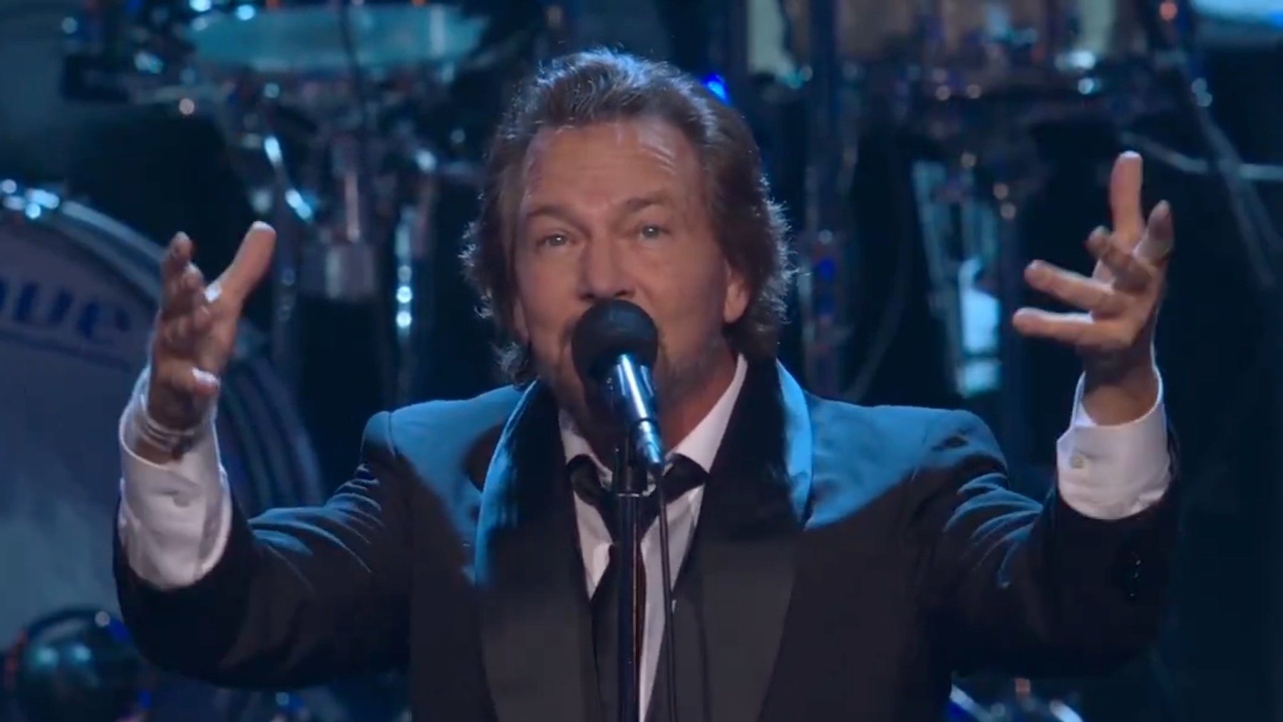 Eddie Vedder calls back Elvis Costello during epic SNL 50 peformance