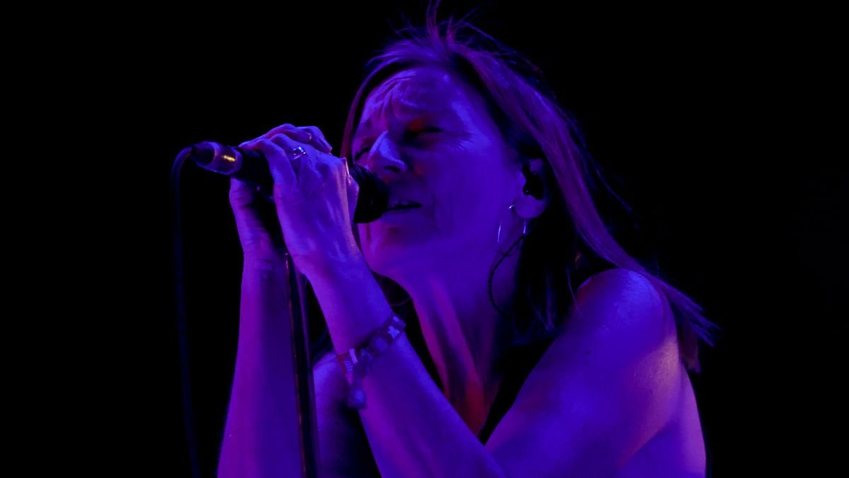 Beth Gibbons Plays Portishead’s “Glorybox” at Coachella 2025