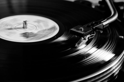 Vinyl on track to become a billion-dollar industry in 2017