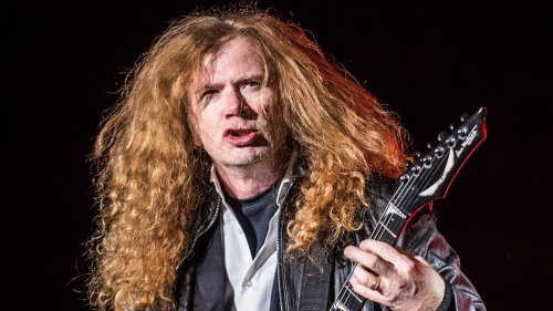 Dave Mustaine slams "pathetic" guitar tech for soundchecking during Megadeth's festival set: Watch