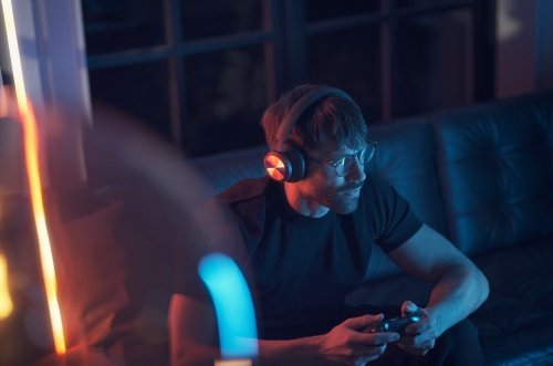 Beoplay Portal : Casque gaming 'chic' compatible XBOX, PS5, smartphones...