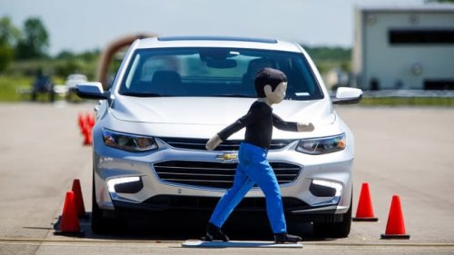 Automatic Emergency Braking With Pedestrian Detection Could Become Mandatory on All New Cars