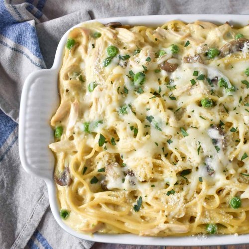 FAVORITE CASSEROLES - cover