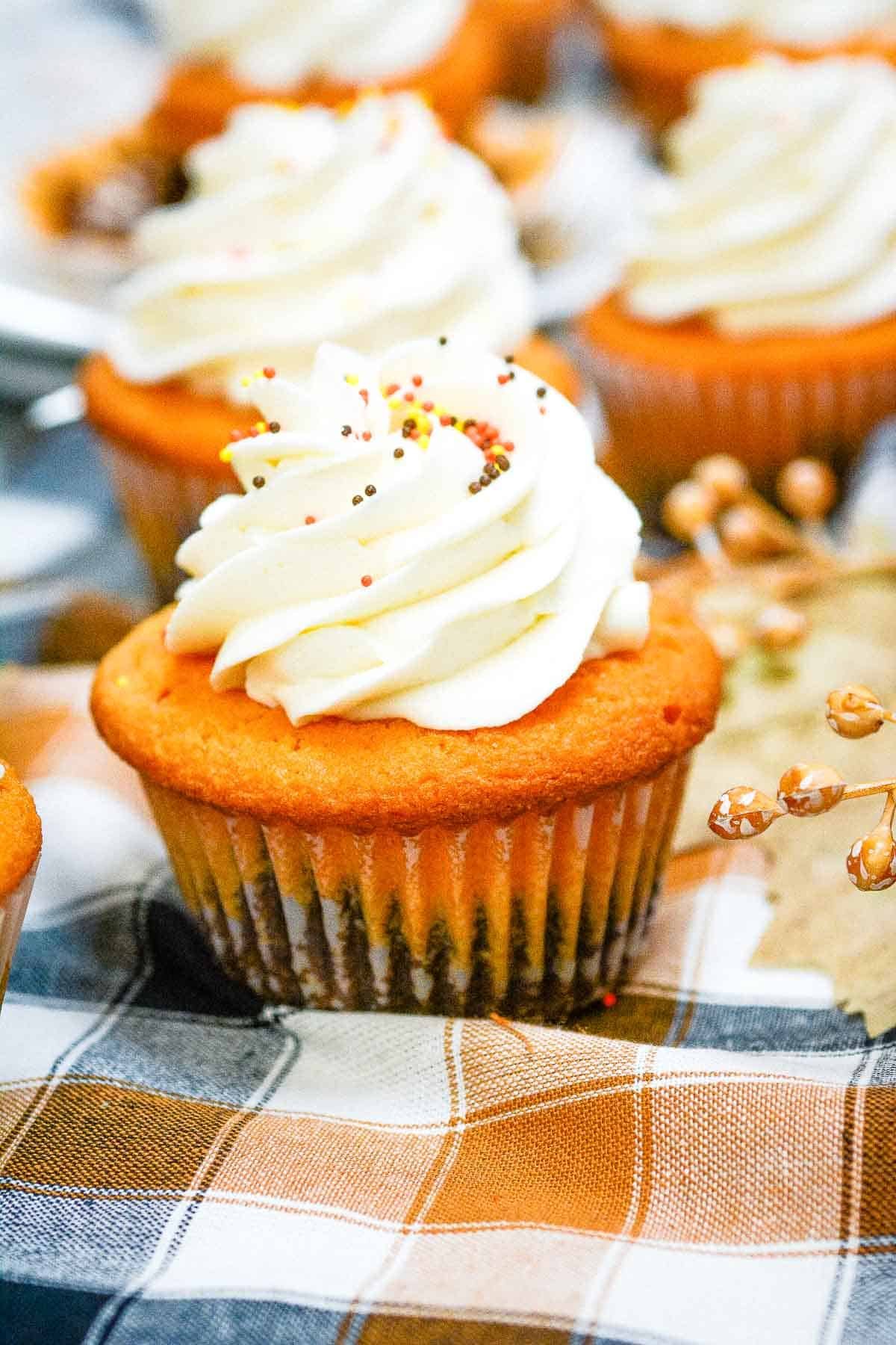 Foodie Faves for Thanksgiving Meals - cover