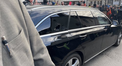 Proteste in Biberach: Wie kam das Loch in die Autoscheibe des BKA-Dienstfahrzeugs?