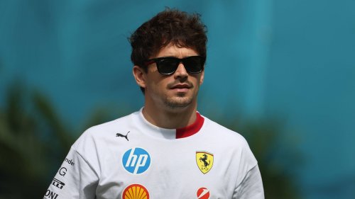 Charles Leclercs Freundin: Alle Infos über die Beziehung des Formel 1-Fahrers mit Alexandra Saint Mleux