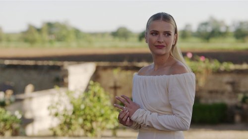 Serien-Ausstieg von Camille Razat: Emotionales Statement der "Emily in Paris"-Schauspielerin