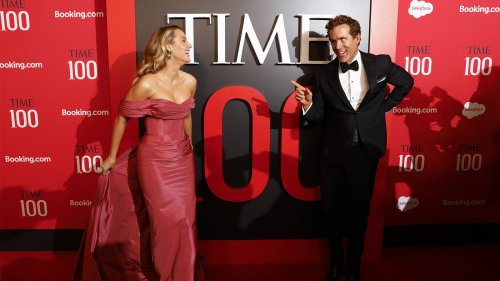 Old-Hollywood-Glam! Blake Lively posiert in Carmen-Kleid auf der Time100-Gala