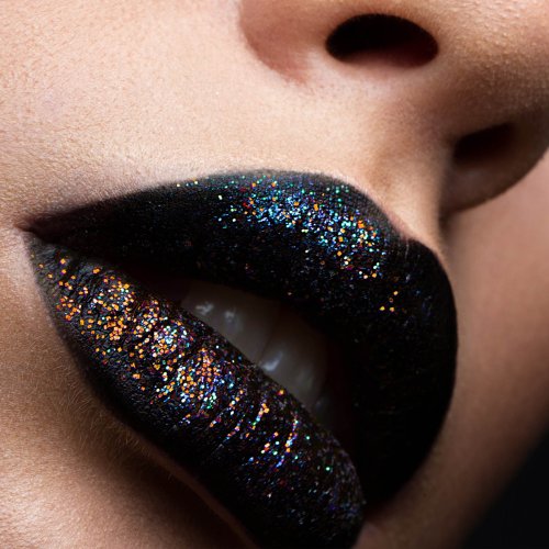 Galaxy Lips: So außerirdisch schön ist der Beauty-Trend