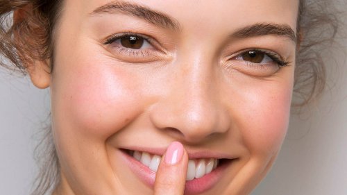 Kirschblüten-Nägel sind die perfekte Maniküre für alle, die etwas von Beauty-Trends verstehen