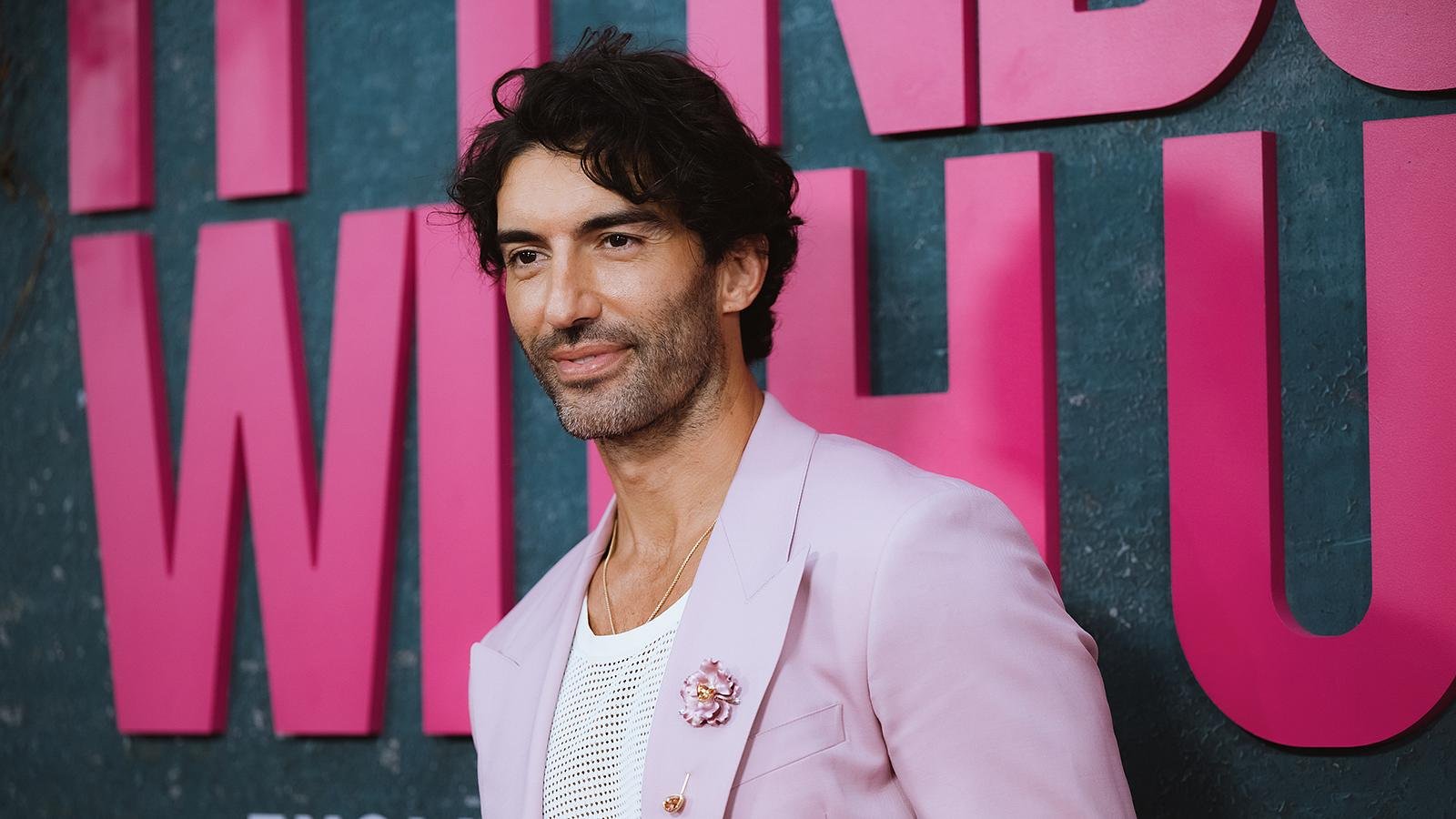 Neuer Look – Justin Baldoni rasiert sich mitten im "It Ends With Us"-Trubel die Haare ab