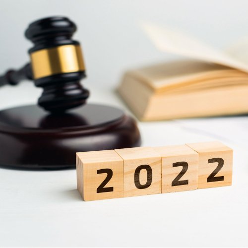 Neue Gesetze und Änderungen 2022: Das ändert sich für dich im neuen Jahr!