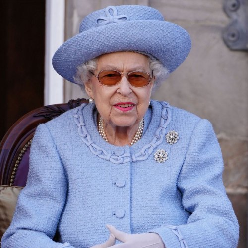 Queen Elizabeth: Traurige Enthüllung! Es bricht ihr das Herz
