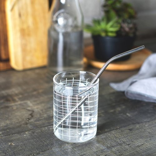 Krass: Das passiert mit deinem Körper, wenn du Wasser mit Kohlensäure trinkst