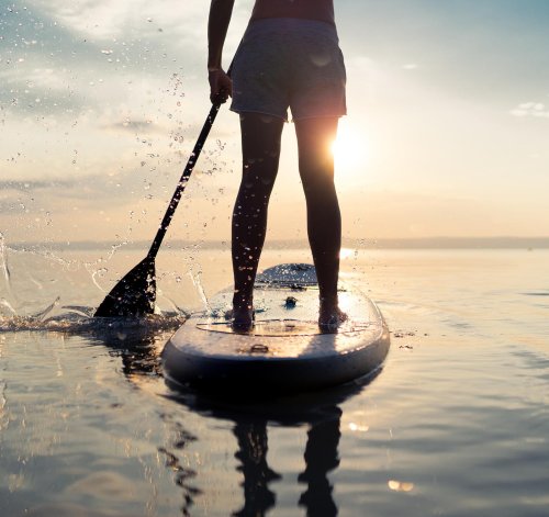 Fitness und Entspannung auf dem Wasser: Warum ein SUP eine lohnende Investition ist