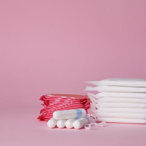In diesem Land sind Menstruationsartikel jetzt kostenlos – Erste deutsche Stadt zieht nach