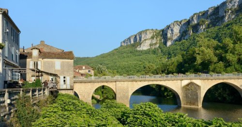Ce charmant petit village du Sud-Ouest est l’un des plus anciens de France, et il est surnommé le “Portugal secret”