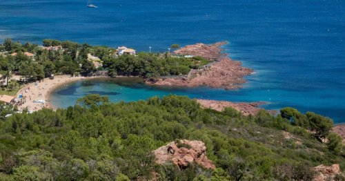 Découvrez la plage secrète de France inoubliable
