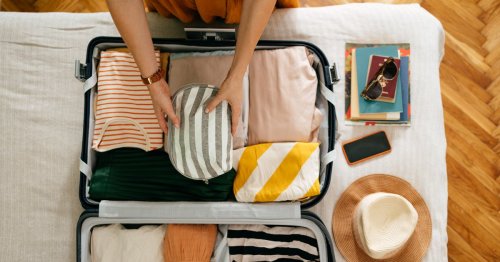 La "méthode verticale", la technique imparable pour partir en vacances avec juste une valise cabine