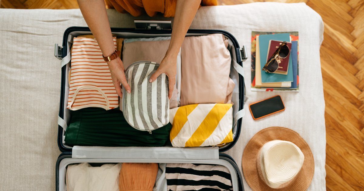 La "méthode verticale", la technique imparable pour partir en vacances avec juste une valise cabine