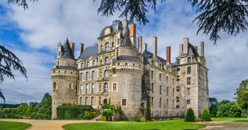 Exit le château de Chambord, moins connu ce château de la Loire situé à moins de 30 minutes d’Angers est un lieu magique