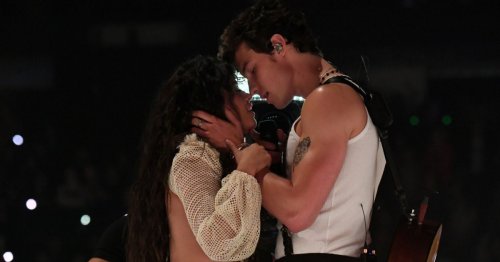 Shawn Mendes et Camila Cabello plus proches que jamais sur la scène des MTV VMA