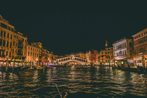 An Insider's Guide To Where To Actually Eat In Venice