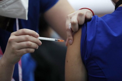 Covid-19. “Vacciné et pourtant contaminé” : les vaccins sont-ils vraiment utiles ?