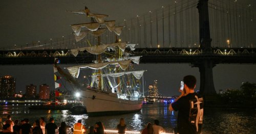 Vidéo. Collision mortelle entre un voilier et le pont de Brooklyn à New York : “Une tragédie difficile à expliquer”