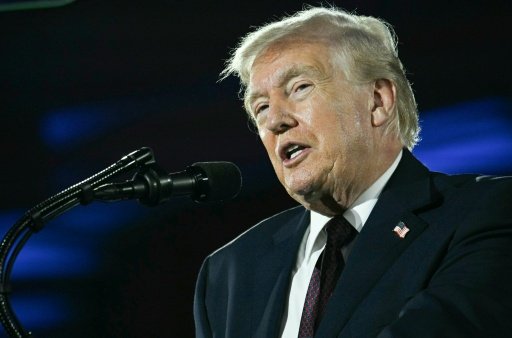 Donald Trump a exhorté jeudi l'Iran à "devenir sérieux très vite avant qu'il ne soit trop tard", alors qu'un média officiel iranien affirme que Téhéran a répondu au plan américain de cessation des hostilités et attend un retour.