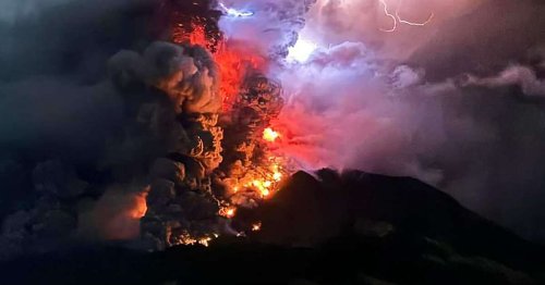 Alerte. En Indonésie, 11 000 personnes doivent évacuer après l’éruption d’un volcan