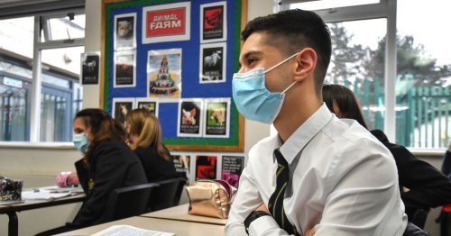Move to scrap face masks in classrooms is 'premature', say teachers leaders