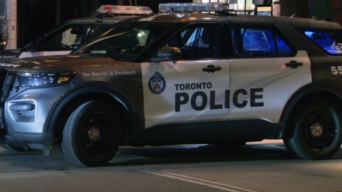 2 people in hospital following stabbing in Toronto's east end