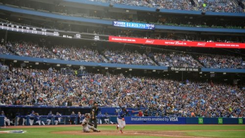 Blue Jays clinch top wild-card seed, will play first-round series at home
