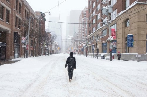 Extreme cold weather alert continues in Toronto with temperature set to feel like -30 with wind chill