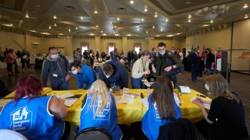 'A light of hope': first of three flights bringing Ukrainians lands in Winnipeg