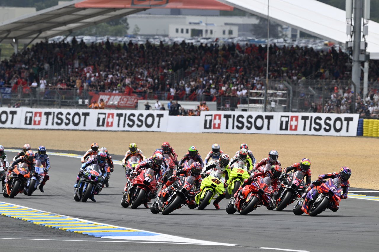 "I didn't look at my pit board, I could tell by crowd's reaction" at French MotoGP