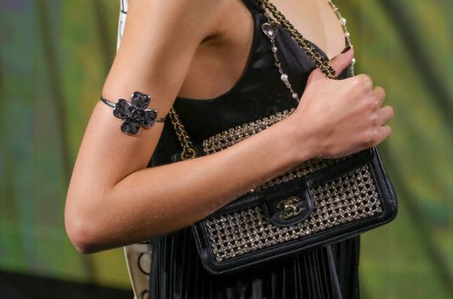 Attention Bag-Lovers: Beaded Handbags Are Making A Comeback