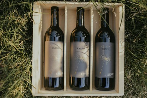 Corkscrews to cans: WA wineries adapt to sustainable packaging