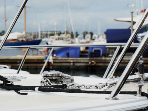 7 Common Questions About Electric Anchor Windlasses