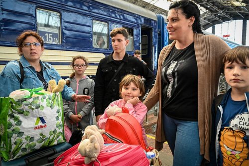 ‘It wasn’t a home.’ Some Ukrainians leave refuge abroad to head back.