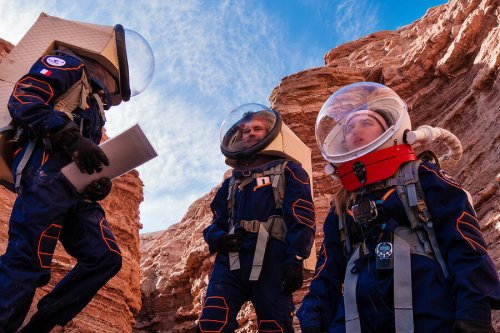 ‘Martians’ walk the Utah desert, paving way for life on red planet