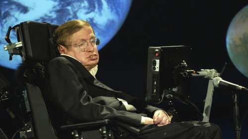 Stephen Hawking previu o extermínio da humanidade pela IA há quase uma década
